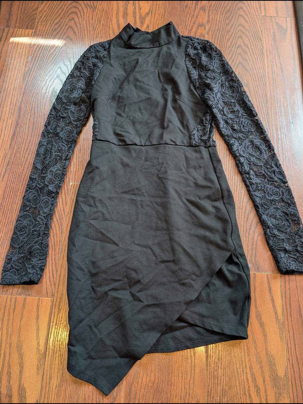 Forever 21 Black Lace-Sleeve Long Sleeve Asymmetrical Dress M USA Made Witchy Pa